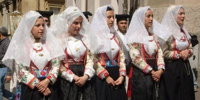 Costumi e canti del popolo sardo - Il viaggio in Sardegna di Giovanni Comisso